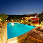 Βίλα Gana-green Oasis With Heated Pool Buna