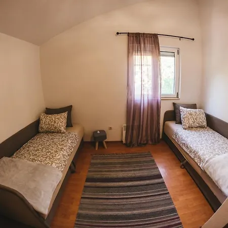 Vila Gana-green Oasis With Heated Pool Buna