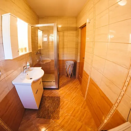 Gana-green Oasis With Heated Pool Buna