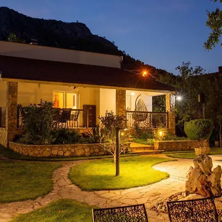 Gana-green Oasis With Heated Pool Vila *