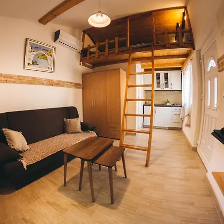 Vila Gana-green Oasis With Heated Pool Buna